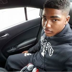 Meet your Posher, Davon